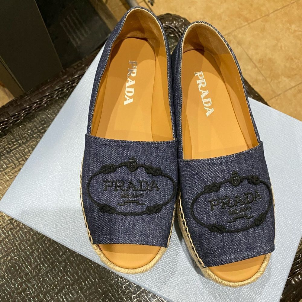 NWT Prada denim blue, size 38